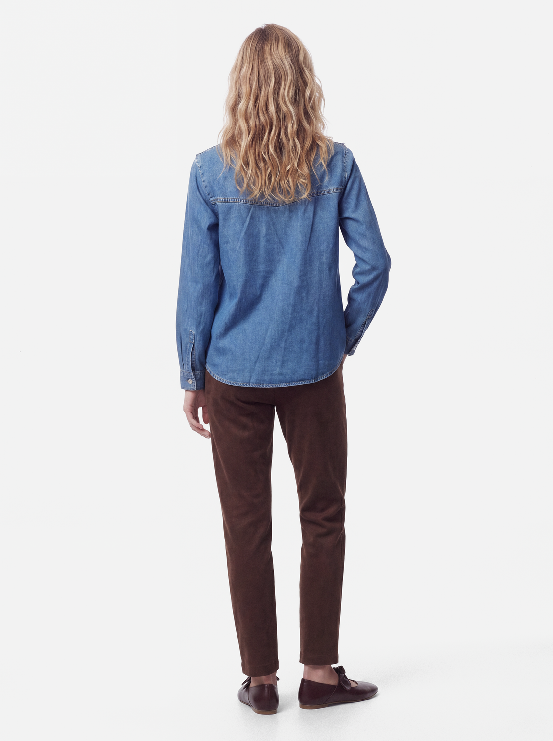 model_shot-back
